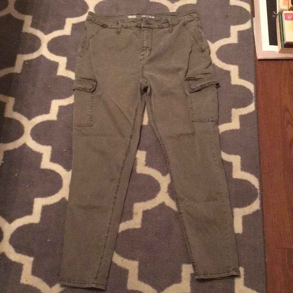 High rise cargo jeggings